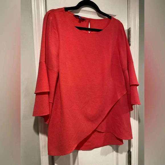 Apt 9 Pink Asymmetrical Tiered Top 3/4 Flare Sleeve Button Keyhole Back Size M - Picture 3 of 11